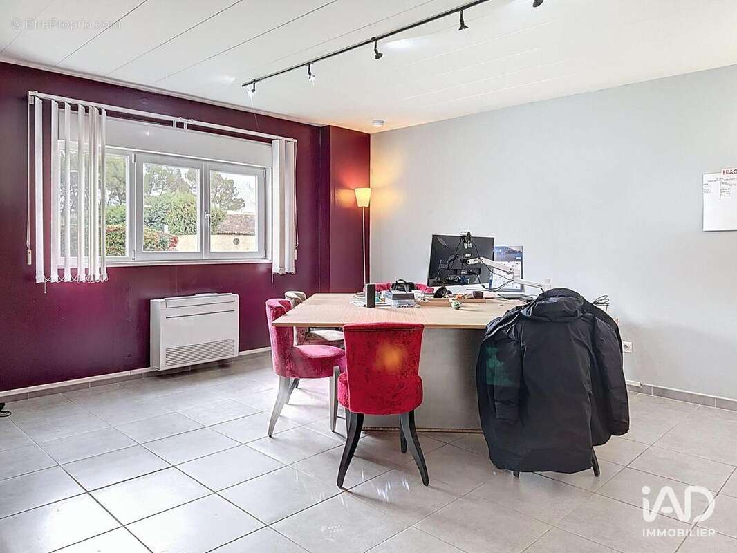 Photo 6 - Commerce à SAINT-CANNAT