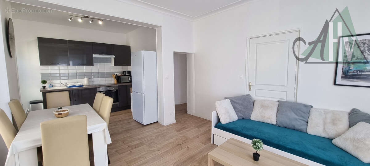 Appartement rez-de-jardin - F3 - 66 m2 - Hyper centre Provins - photo 2