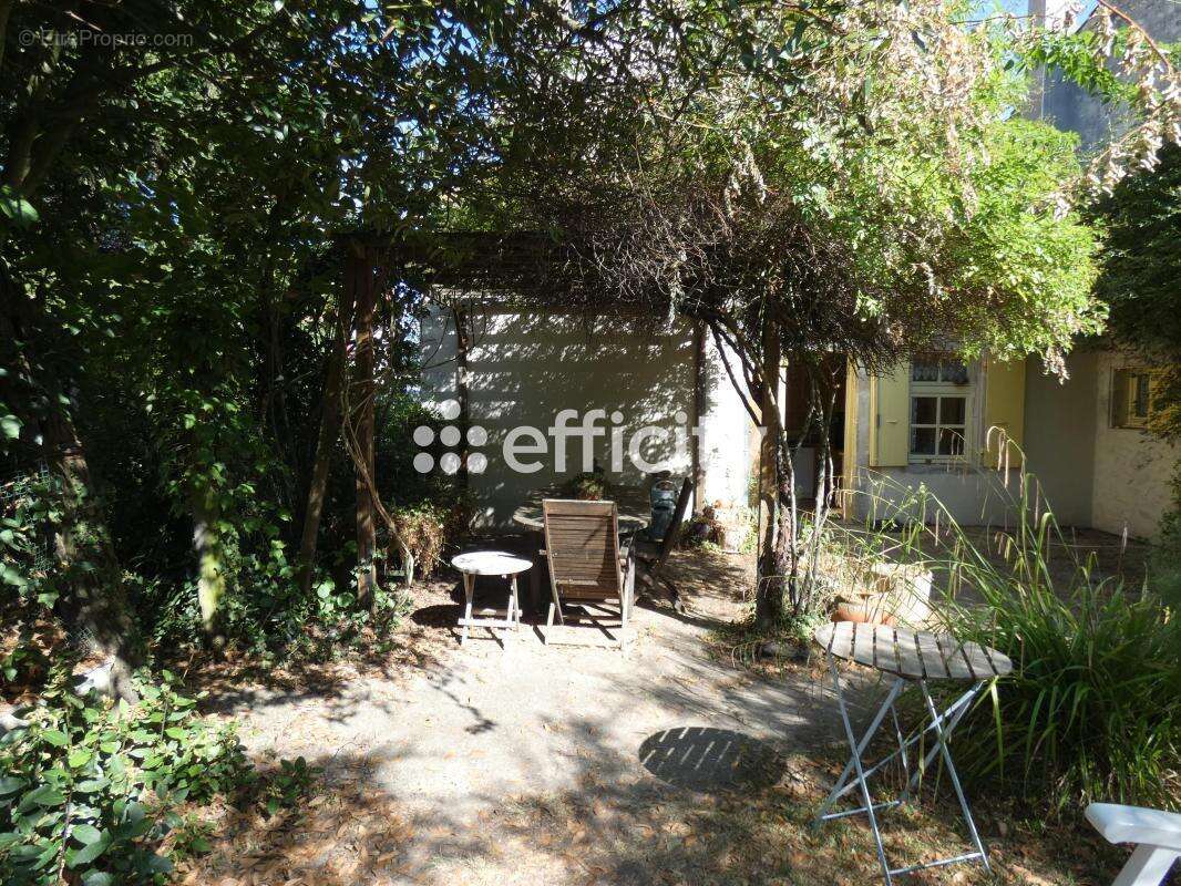 Maison 307 m² à Charroux  - photo 13