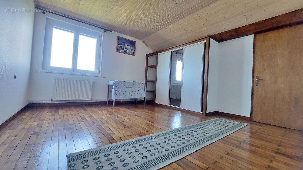 Maison dans impasse, au calme,188m2, studio en RDC, terrain de 889m2 - photo 4