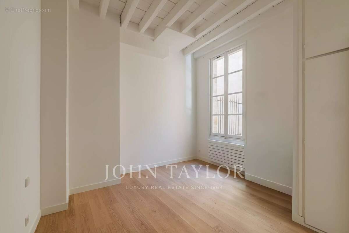 Appartement renove - trois pieces - triangle d'or - photo 10