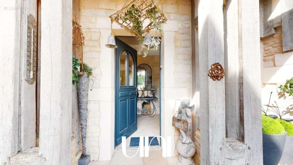 Maison 245 m² à Fauguernon  - photo 10