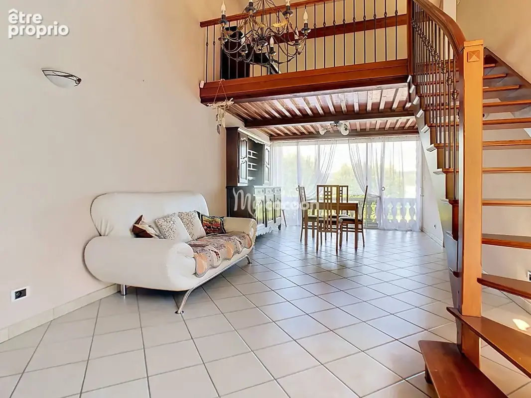 Maison - T8 - 168 m² - photo 3