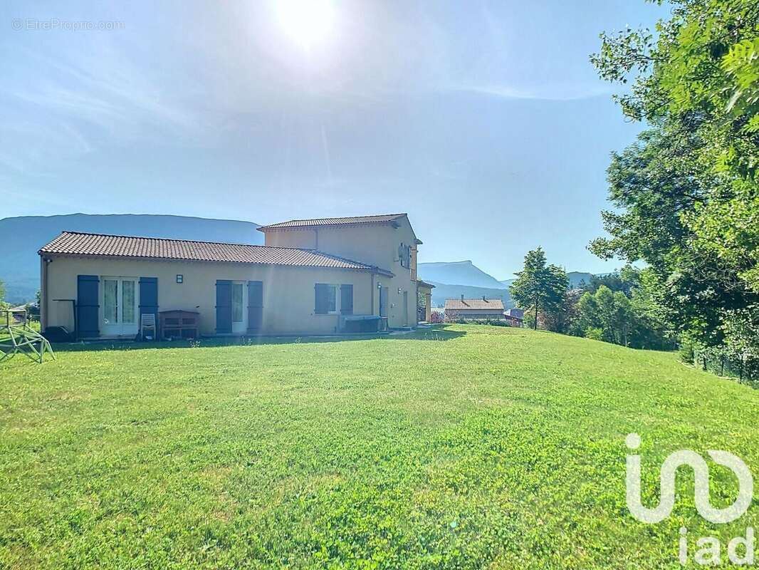 Maison 220 m² à Saint-Andre-Les-Alpes  - photo 5