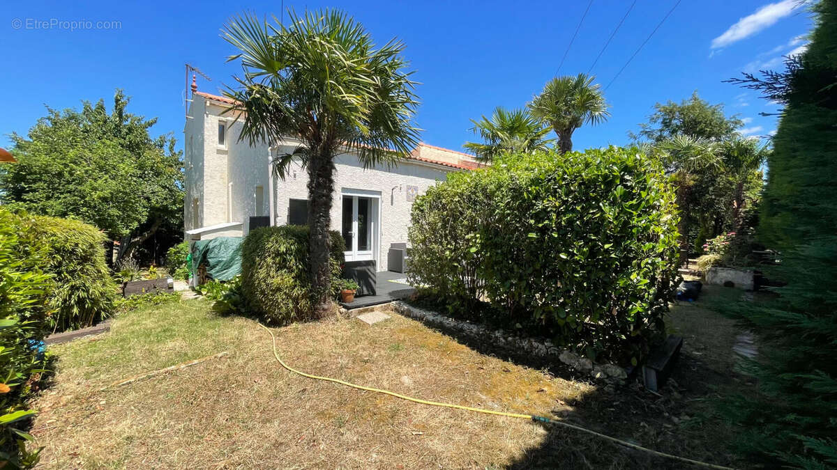 Maison à PONT-L&#039;ABBE-D&#039;ARNOULT