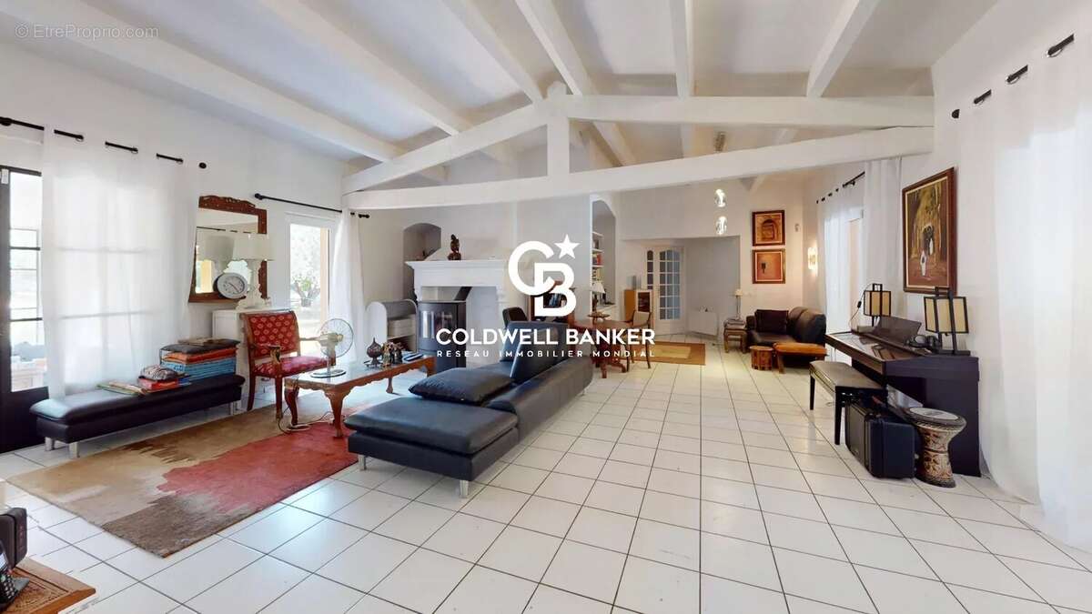 Maison de charme de plain-pied au cœur d'un parc d'oliviers de 5 030 m² - photo 2