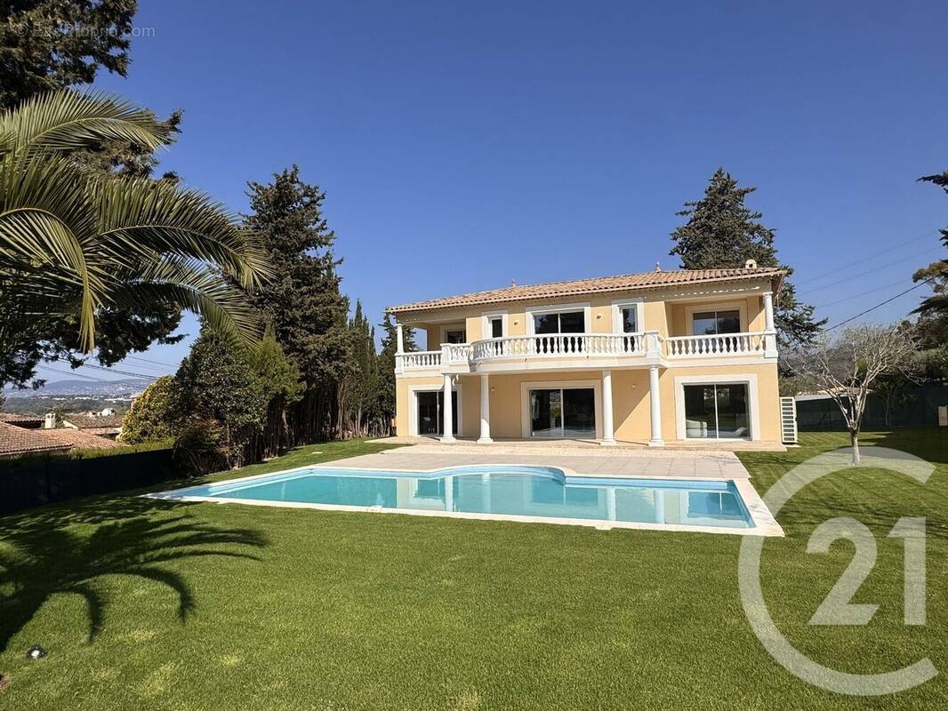 Maison à MOUANS-SARTOUX