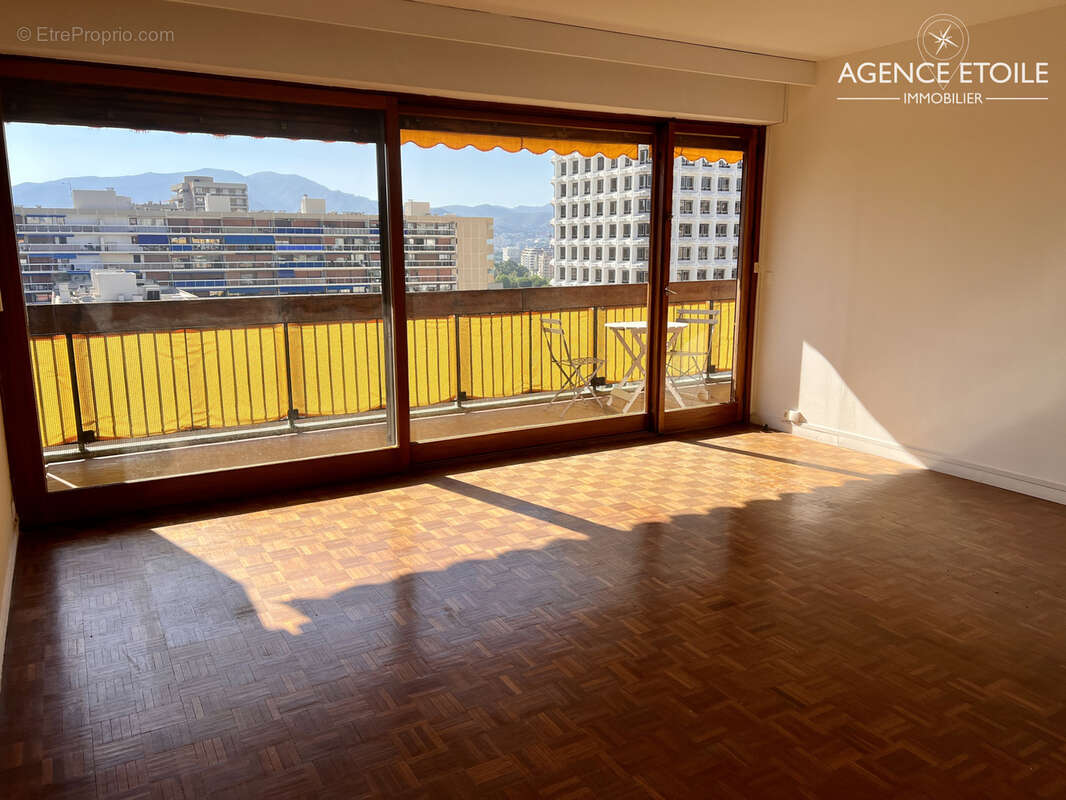 Appartement à MARSEILLE-6E