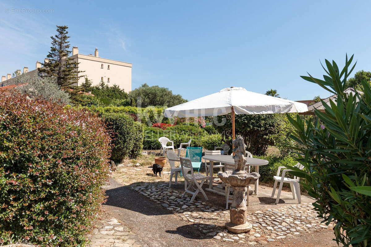 Maison 144 m² à Antibes  - photo 6