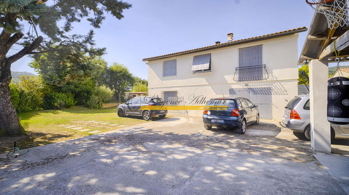 Maison à SAUZET