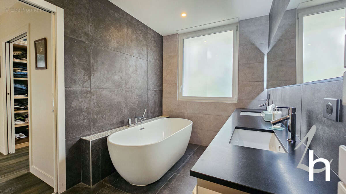 Maison à BRETTEVILLE-SUR-ODON