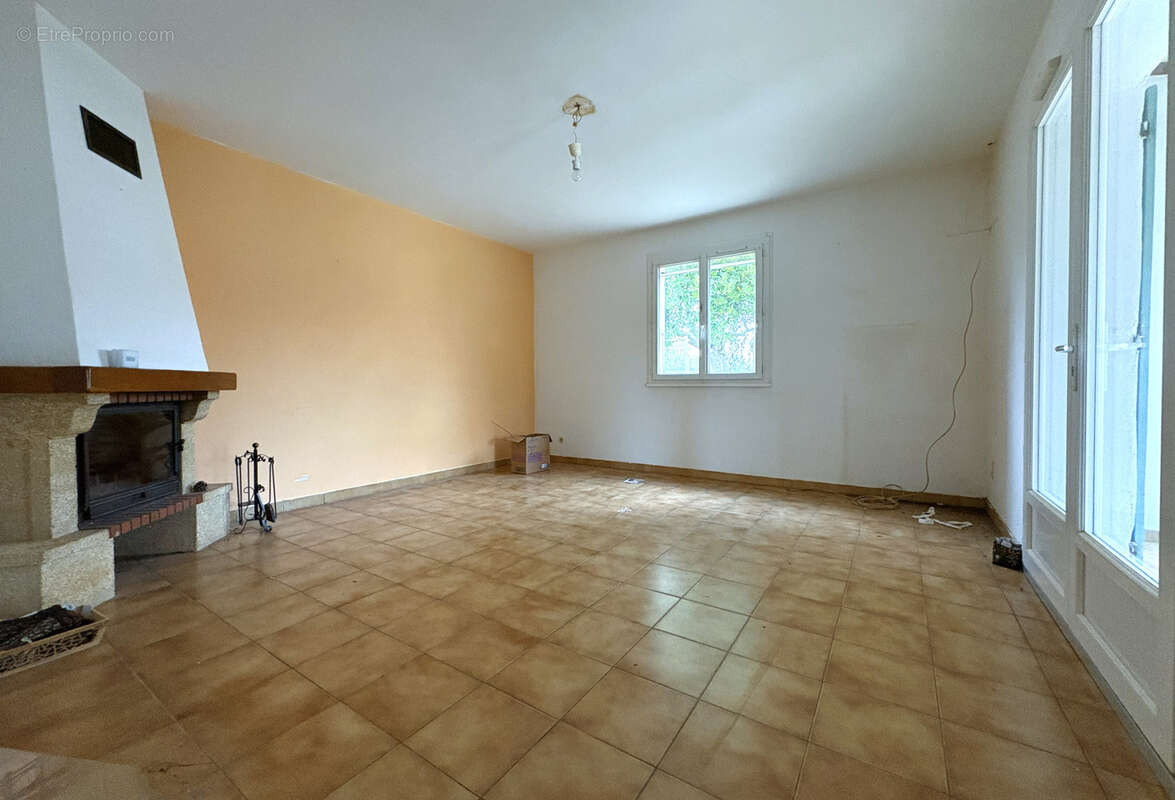 Maison à VERS-PONT-DU-GARD