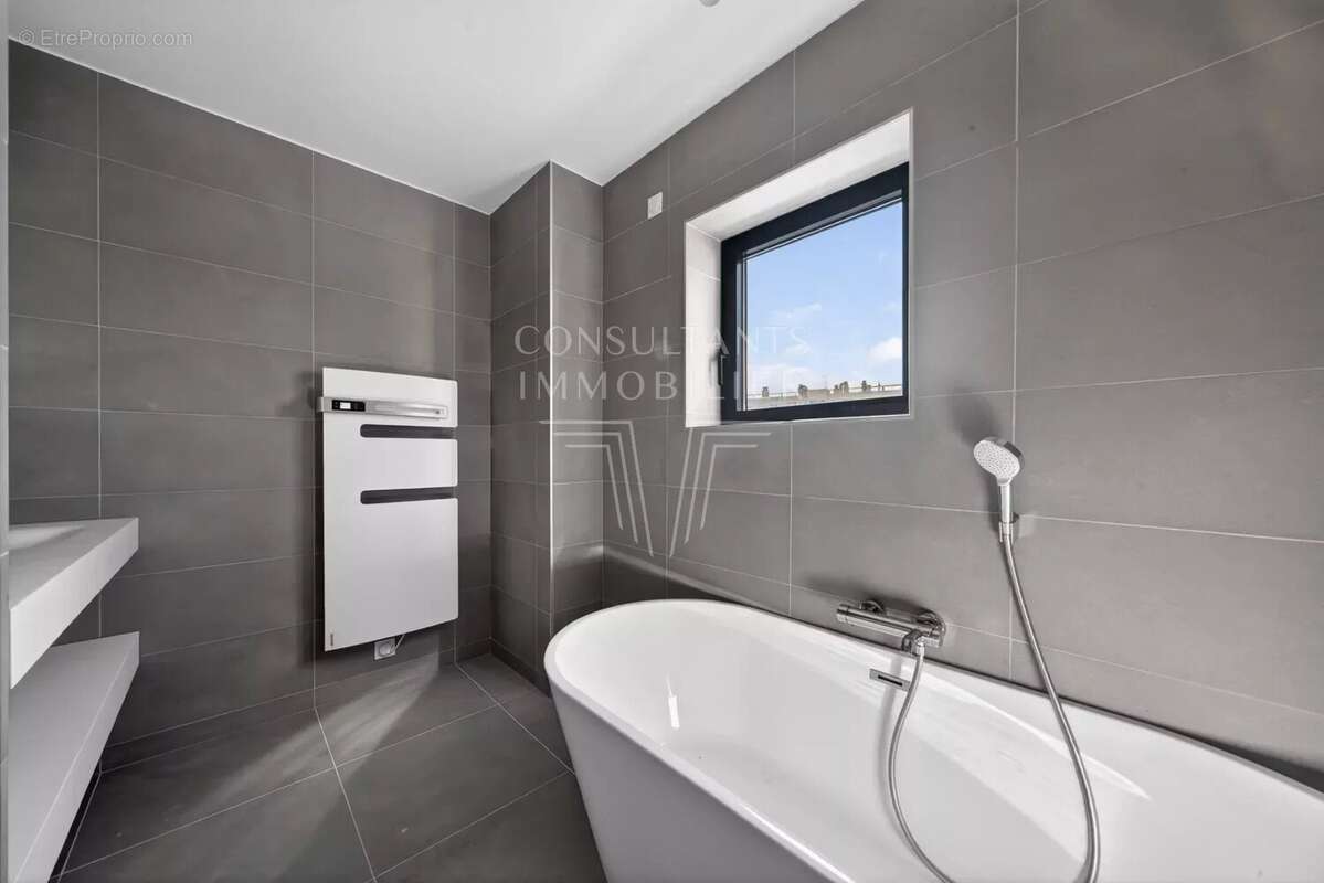 Appartement à PARIS-15E