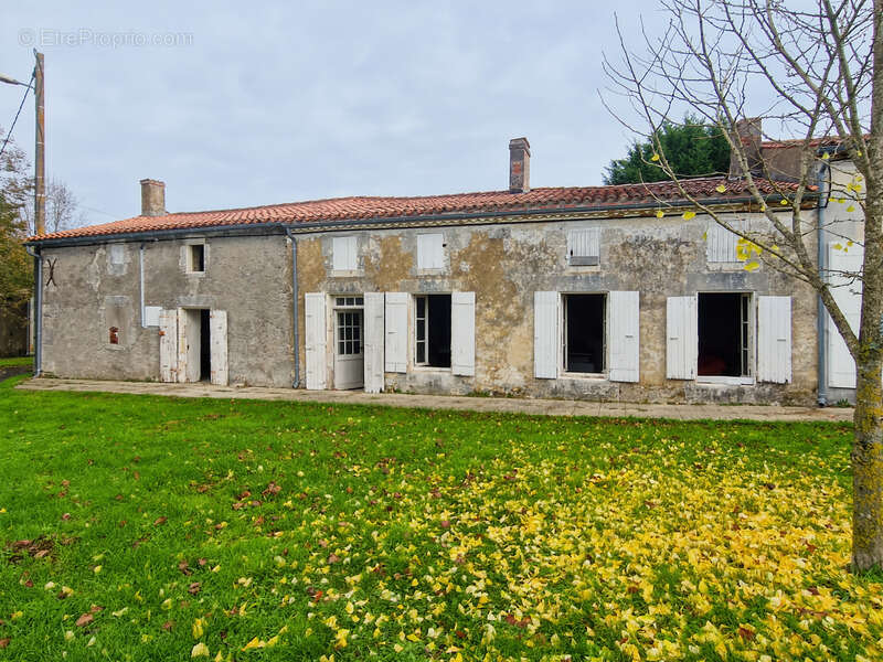 Maison à TONNAY-CHARENTE
