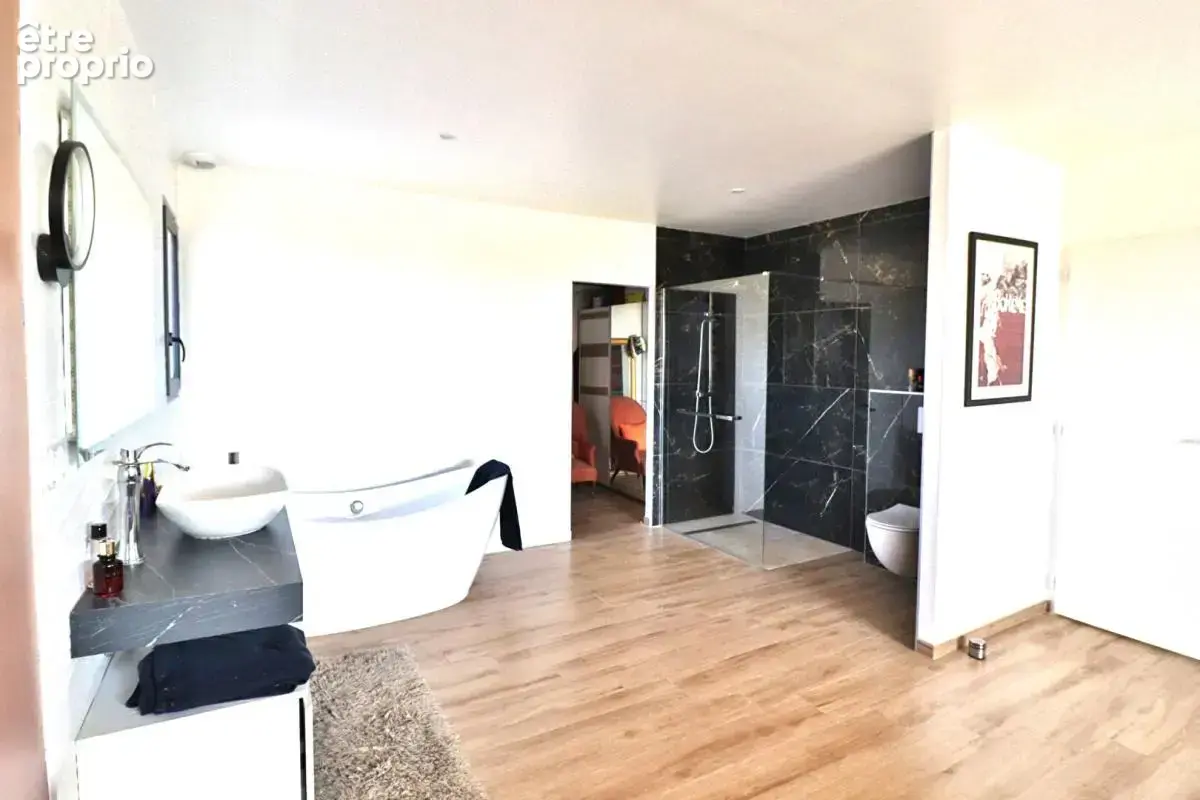 Villa contemporaine 5 pièce(s) 150 m2 sur un terrain de 1000m² avec piscine - photo 8