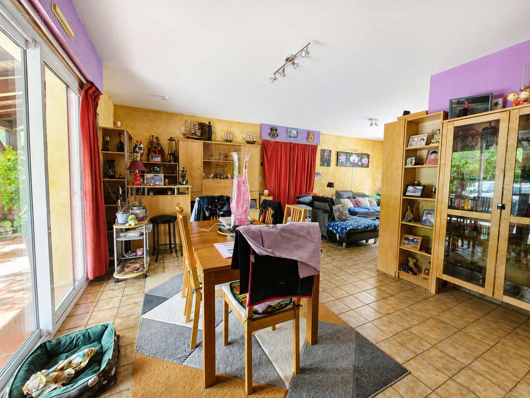 Maison familiale avec piscine, parc boisé et vie de plain-pied   À seulement 5 minutes de Villeréal - photo 9