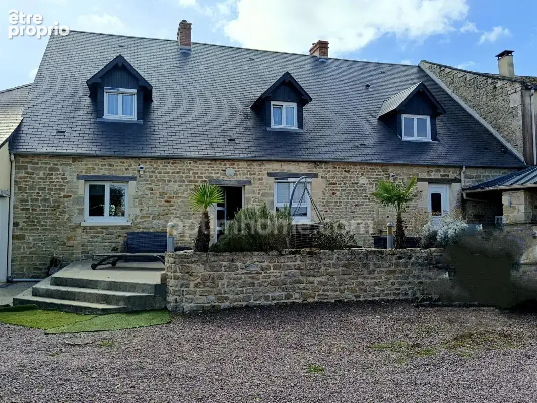 Longère en pierre de caractère – 222 m² – 5 chambres – 140 m² de dépendances – terrain 1 500 m² val d’arry (14210) – à proximité - photo 19