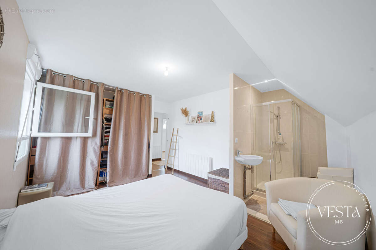 Maison à BELLENEUVE