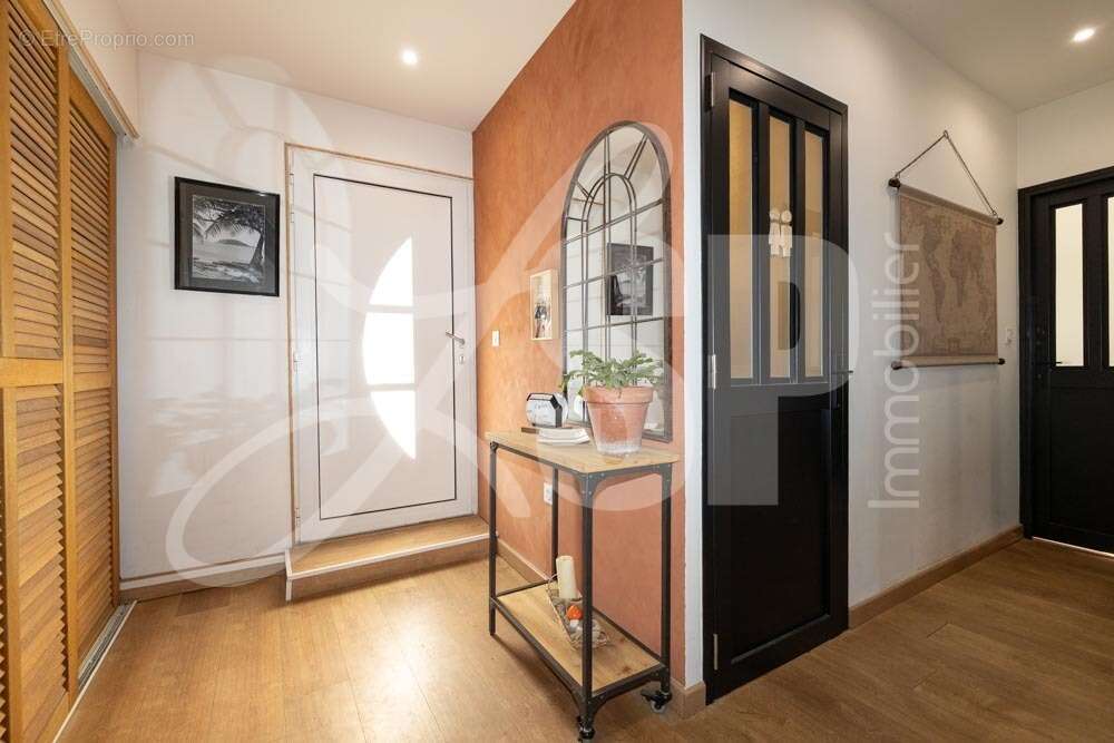 Ancienne usine transformée en habitation - Maison à LA FORTERESSE