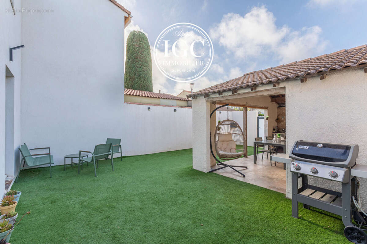 Maison à CHATEAUNEUF-LES-MARTIGUES