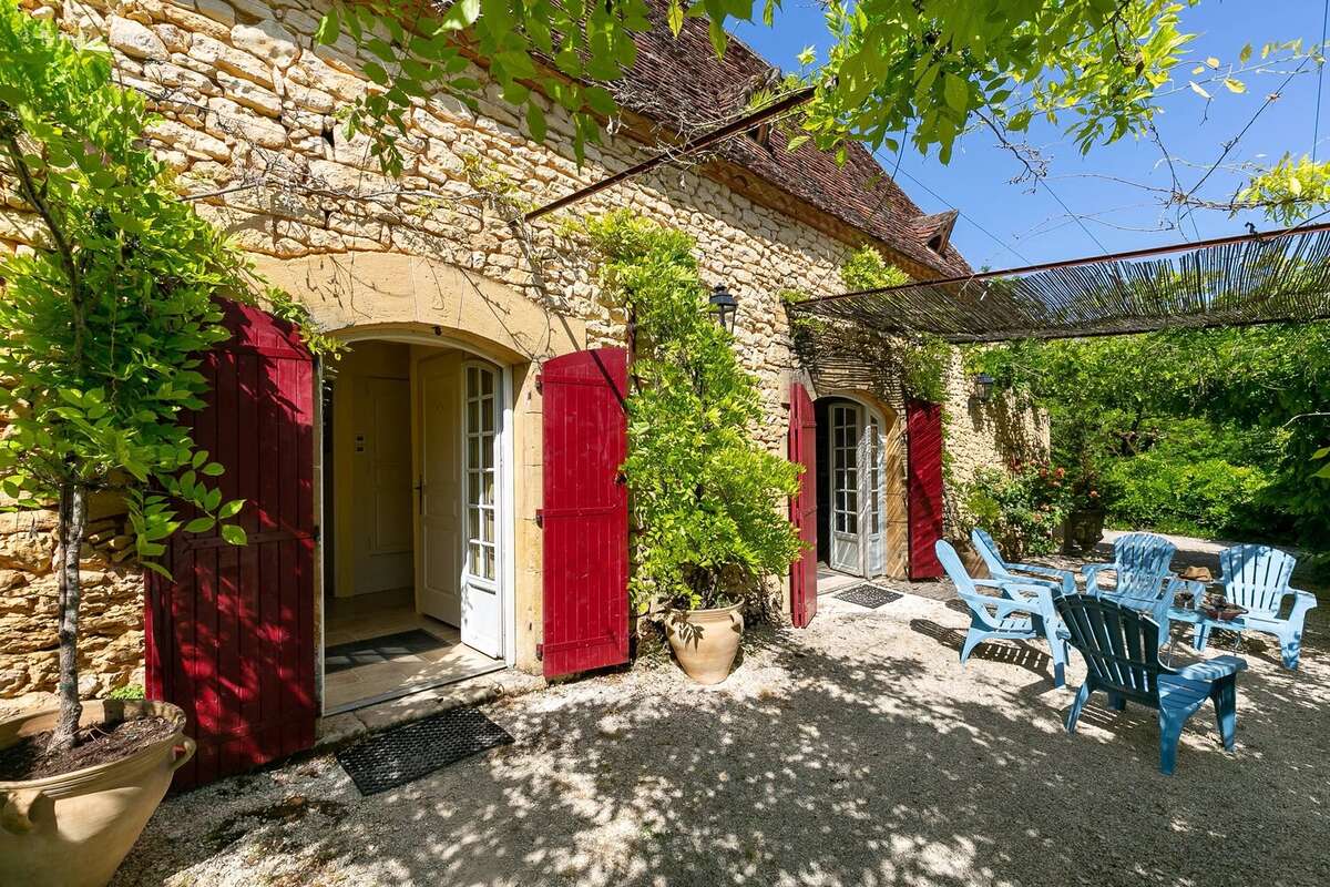 Hameau du XVIIème et XVIIIème avec piscine et terrain de 9 hectares près de Le Bugue - photo 14