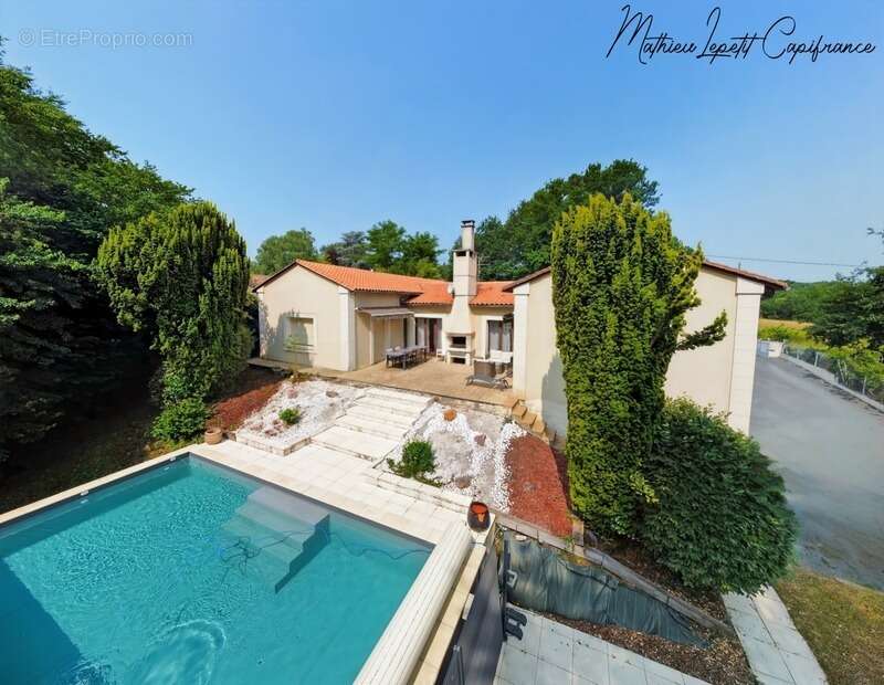 Maison à COULOUNIEIX-CHAMIERS