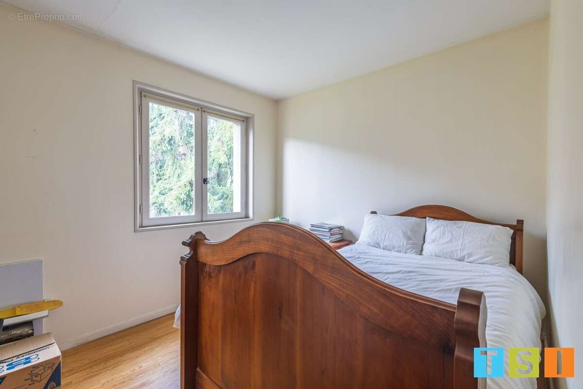 MONTEGUT-PLANTAUREL  Maison avec vue panoramique, authenticité et potentiel - photo 10