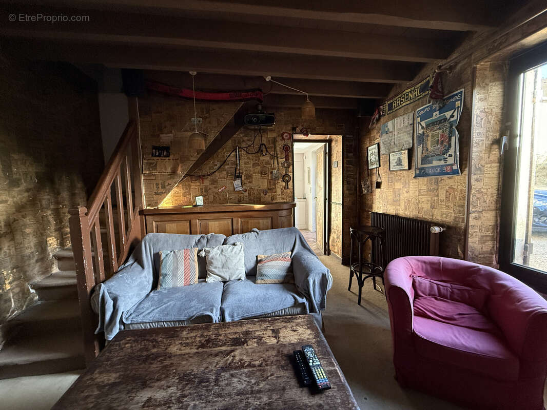 Maison à VERT-SAINT-DENIS