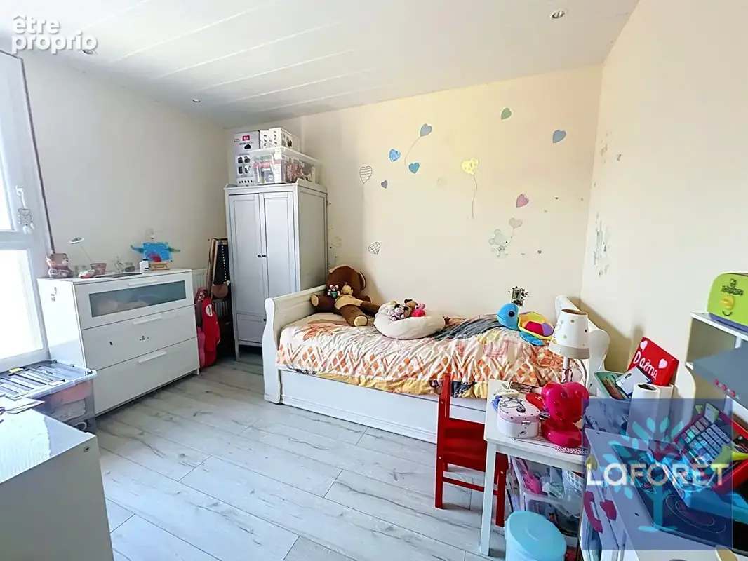 Appartement F3 65,72 m² Résidence sécurisée au coeur d'un grand parc - photo 8