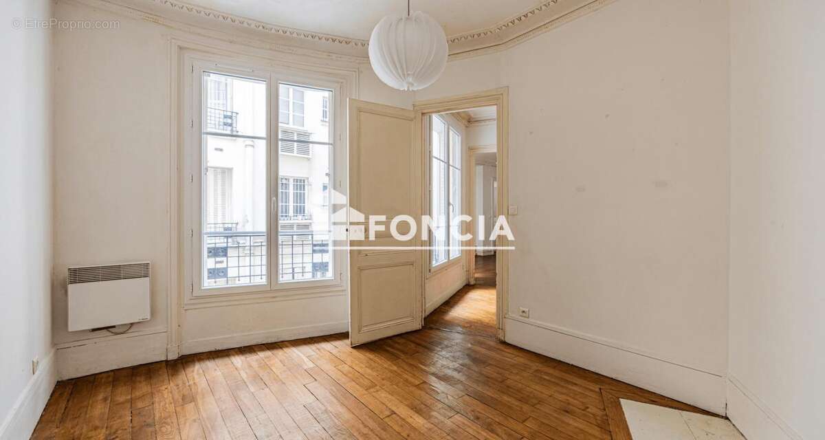 Appartement à PARIS-15E