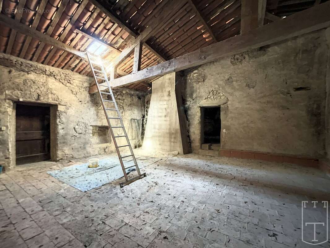 Maison à SAINT-ANDRE-DE-CRUZIERES