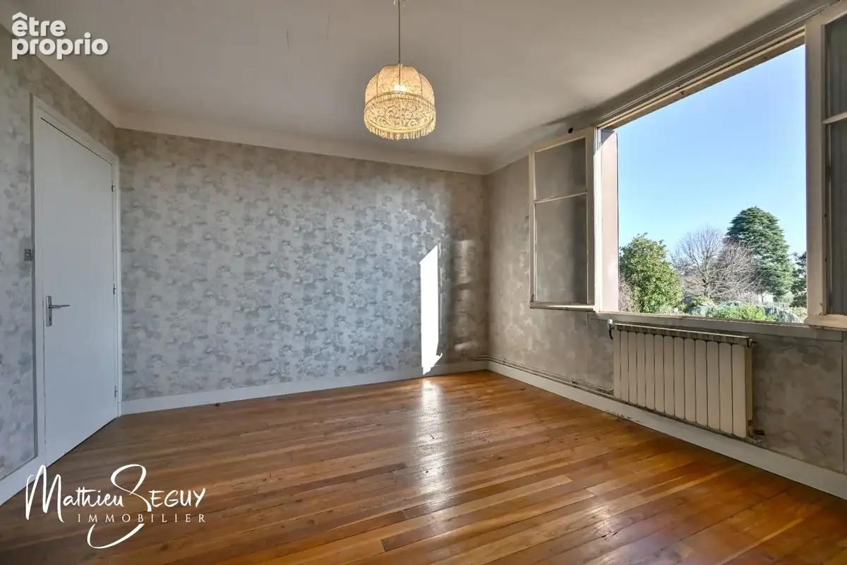 MILLERY – Beau potentiel pour cette maison P7 avec jardin, sous-sol et dépendances - photo 25