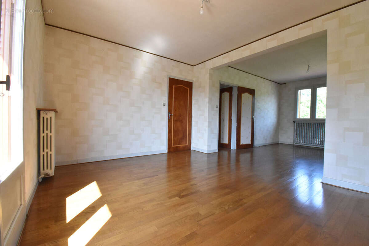 Maison à ARPAJON-SUR-CERE