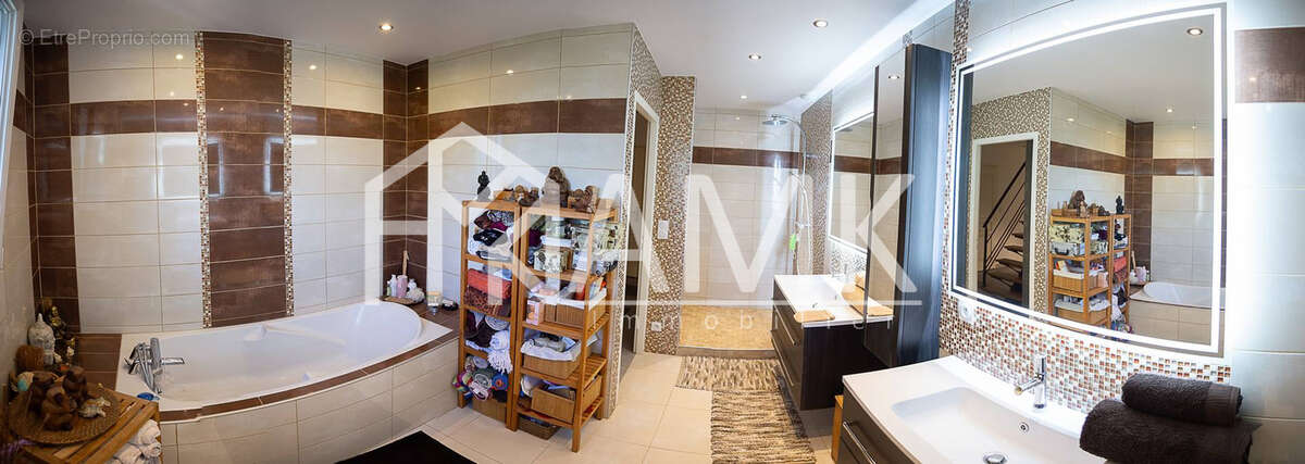 A izeaux  une propriété comparable à aucune autre… - photo 9