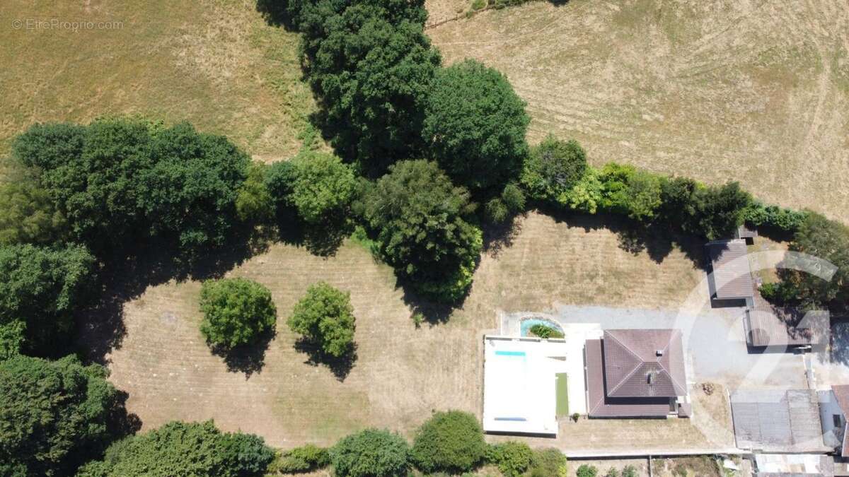 Maison à COUZEIX