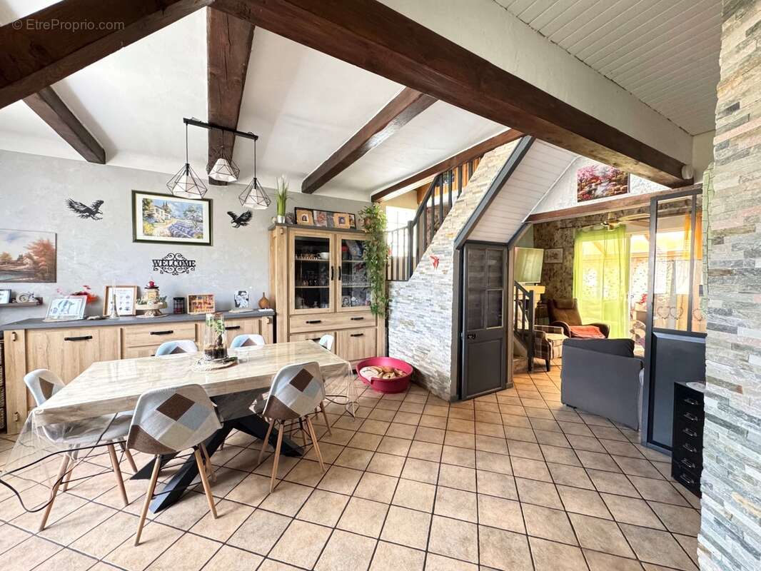 Belle maison familiale non mitoyenne 6 pièces à vendre - 120 m² avec jardin et garage - AULNAY SOUS BOIS 12 minutes de Paris - photo 3
