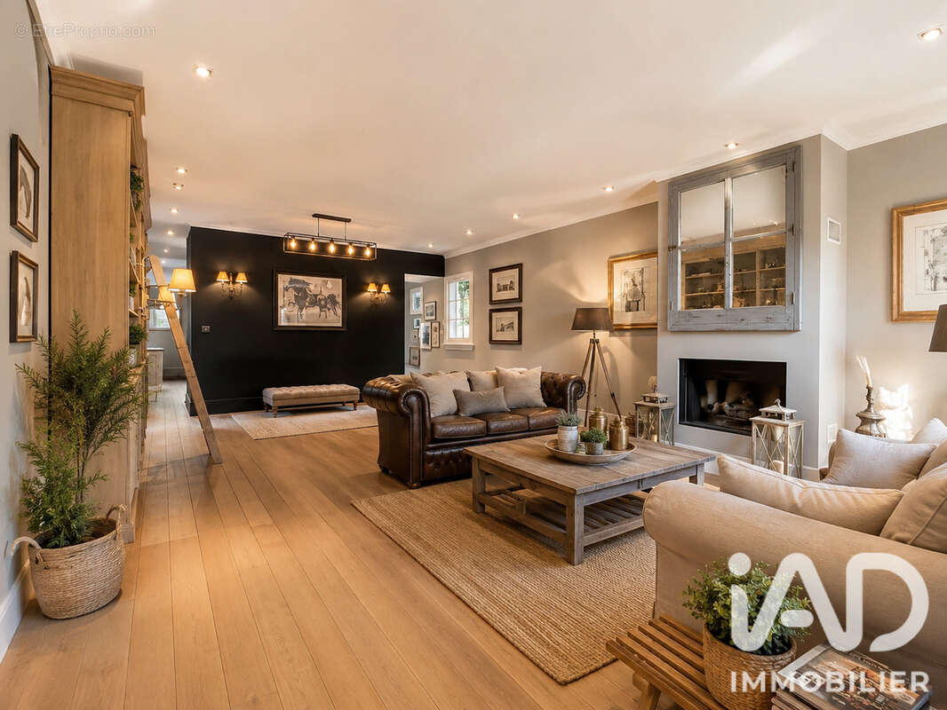 Maison 285 m² à Saint-Jean  - photo 8
