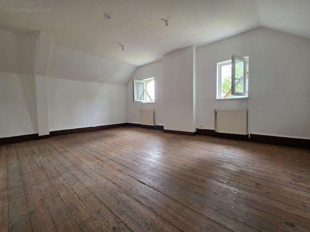 Maison à CATILLON-SUR-SAMBRE