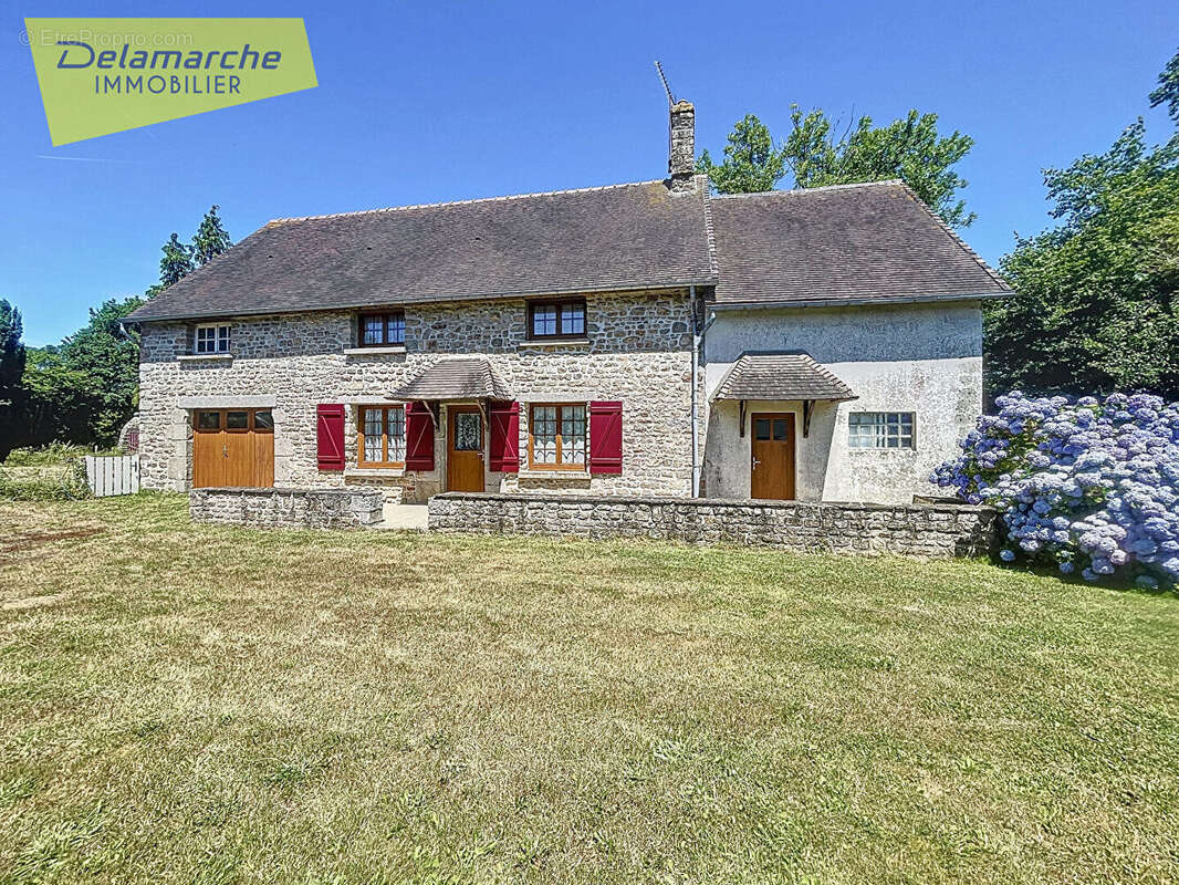 Maison à CHAMPCERVON