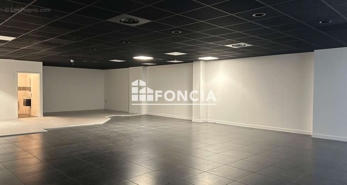 Noirmoutier centre -grand local commercial - photo 2