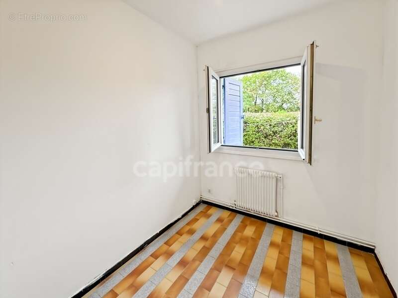 Commerce à LA TESTE-DE-BUCH