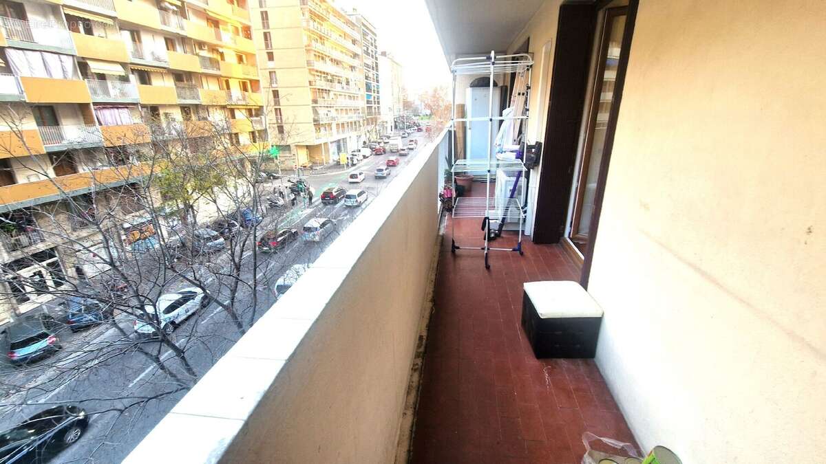 Appartement à MARSEILLE-2E