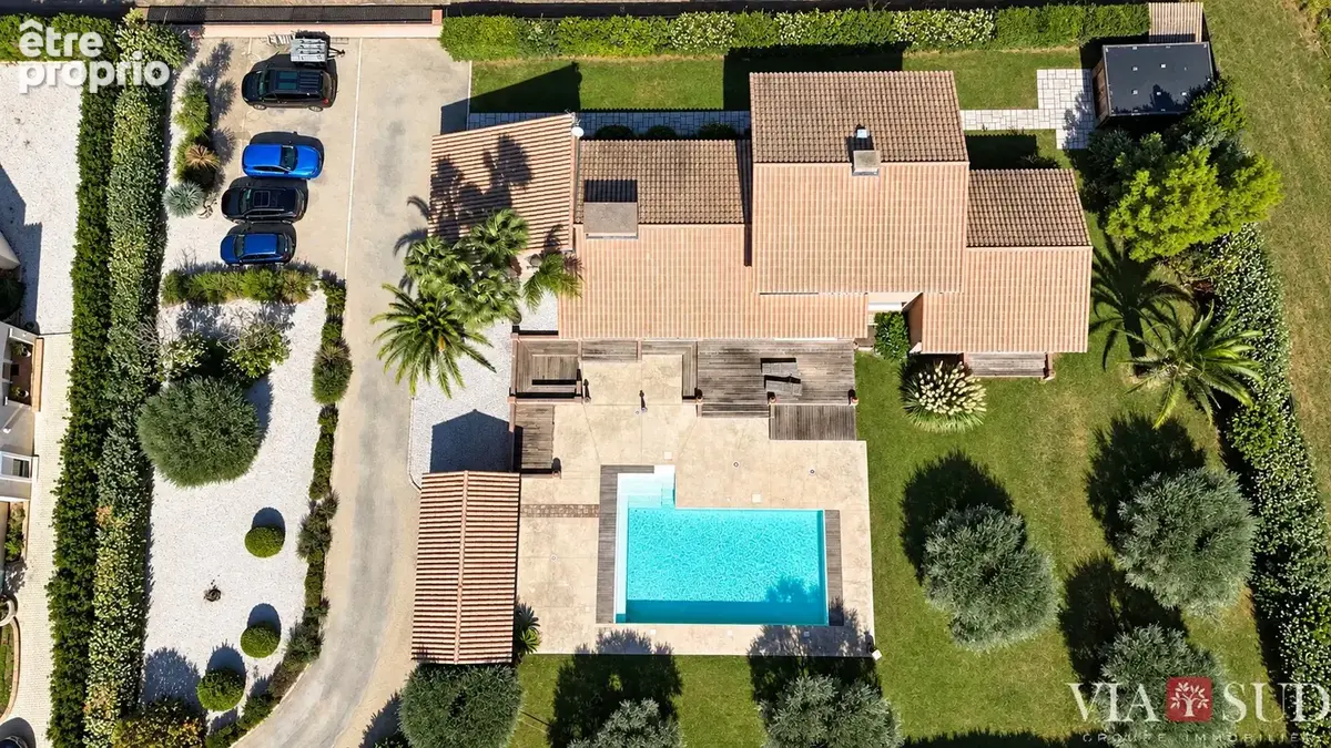 Lignan-sur-Orb  232 m² de lumière, une piscine 12 x 8 et près de 3 000 m² de parc - photo 4