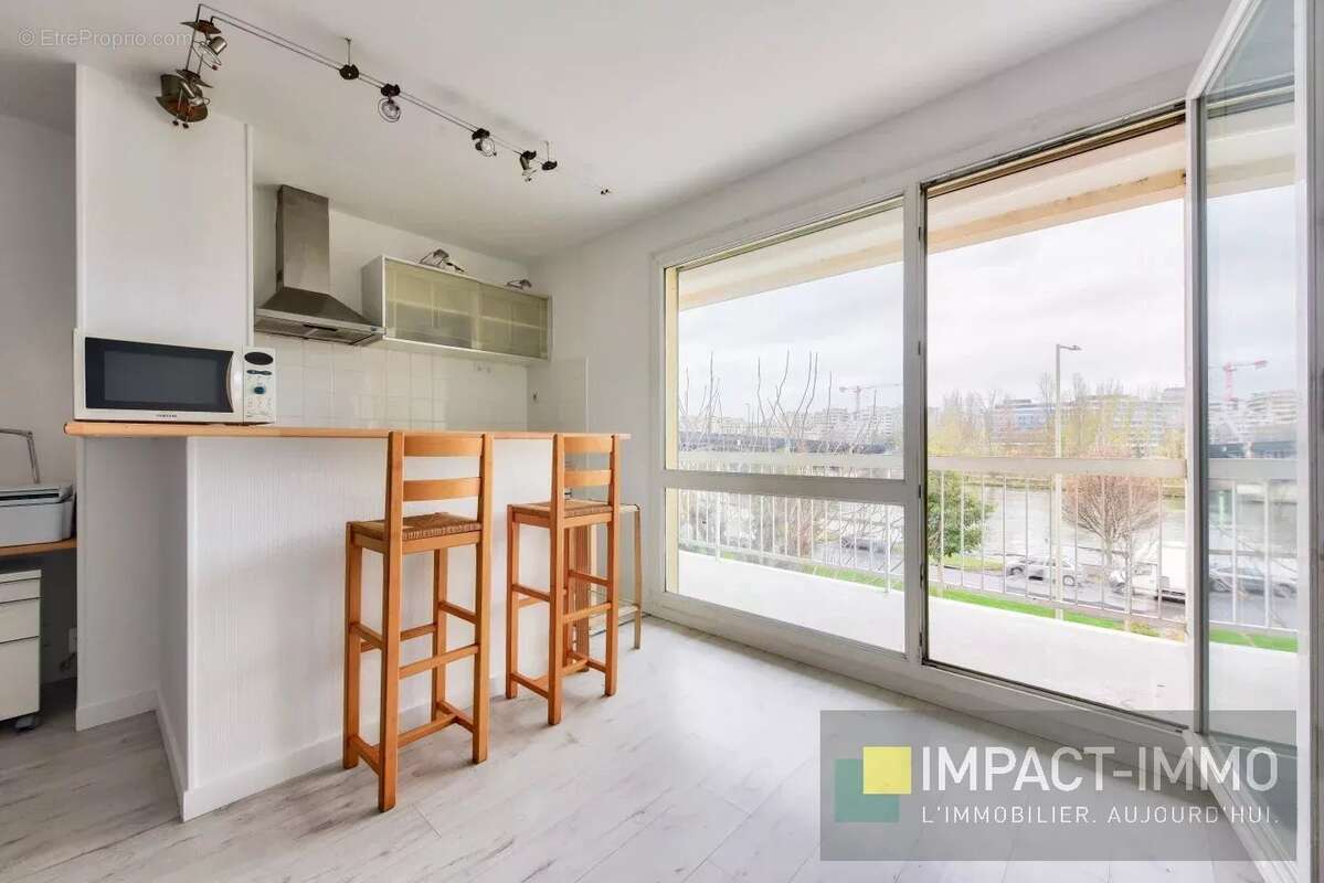 Appartement à COURBEVOIE