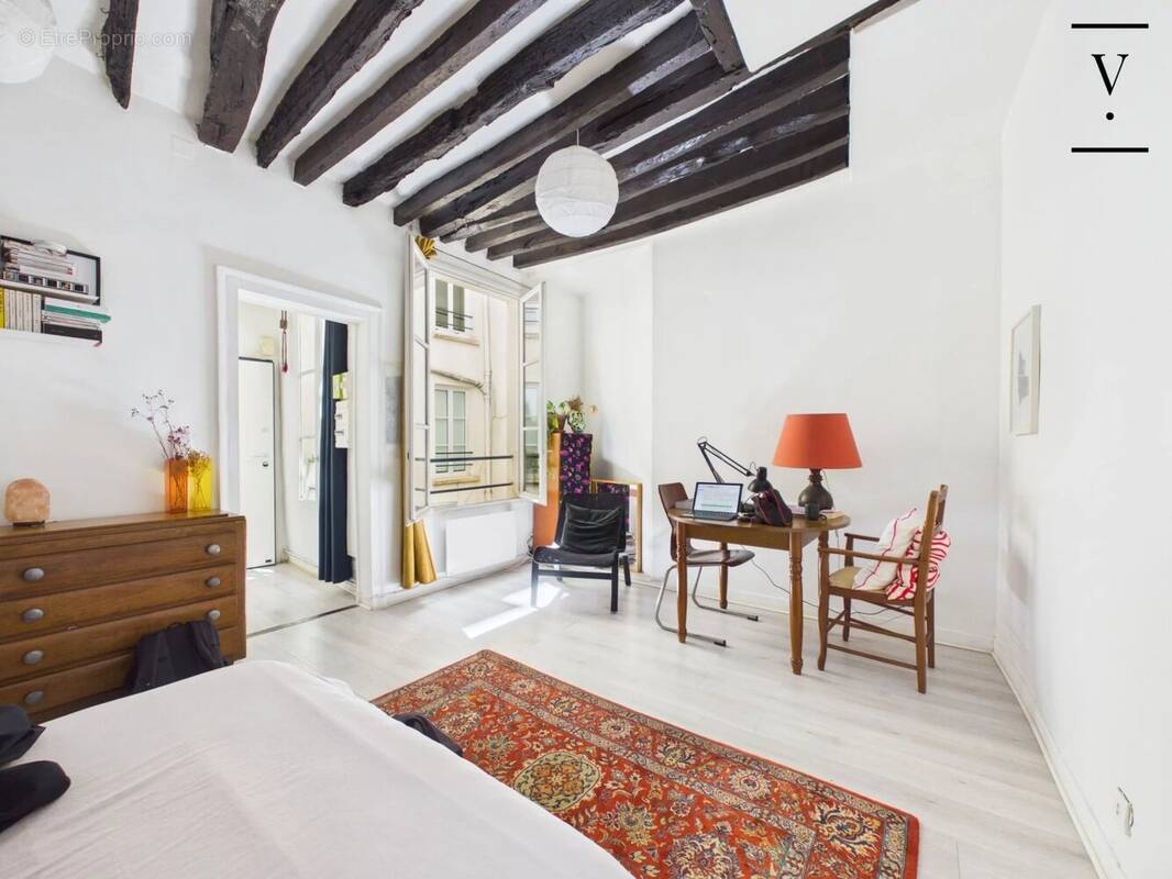 Appartement à PARIS-3E