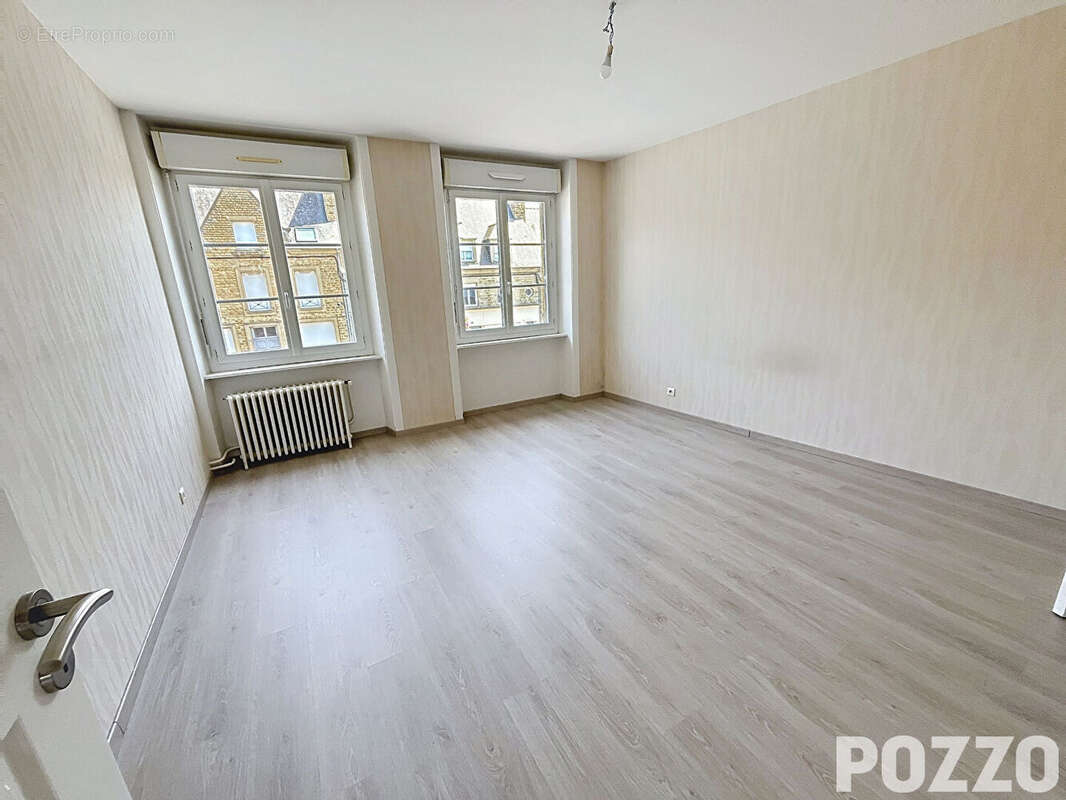 A VENDRE - IMMEUBLE en monopropriété 177m² - Centre-ville de Saint-Hilaire-du-Harcouët - photo 5