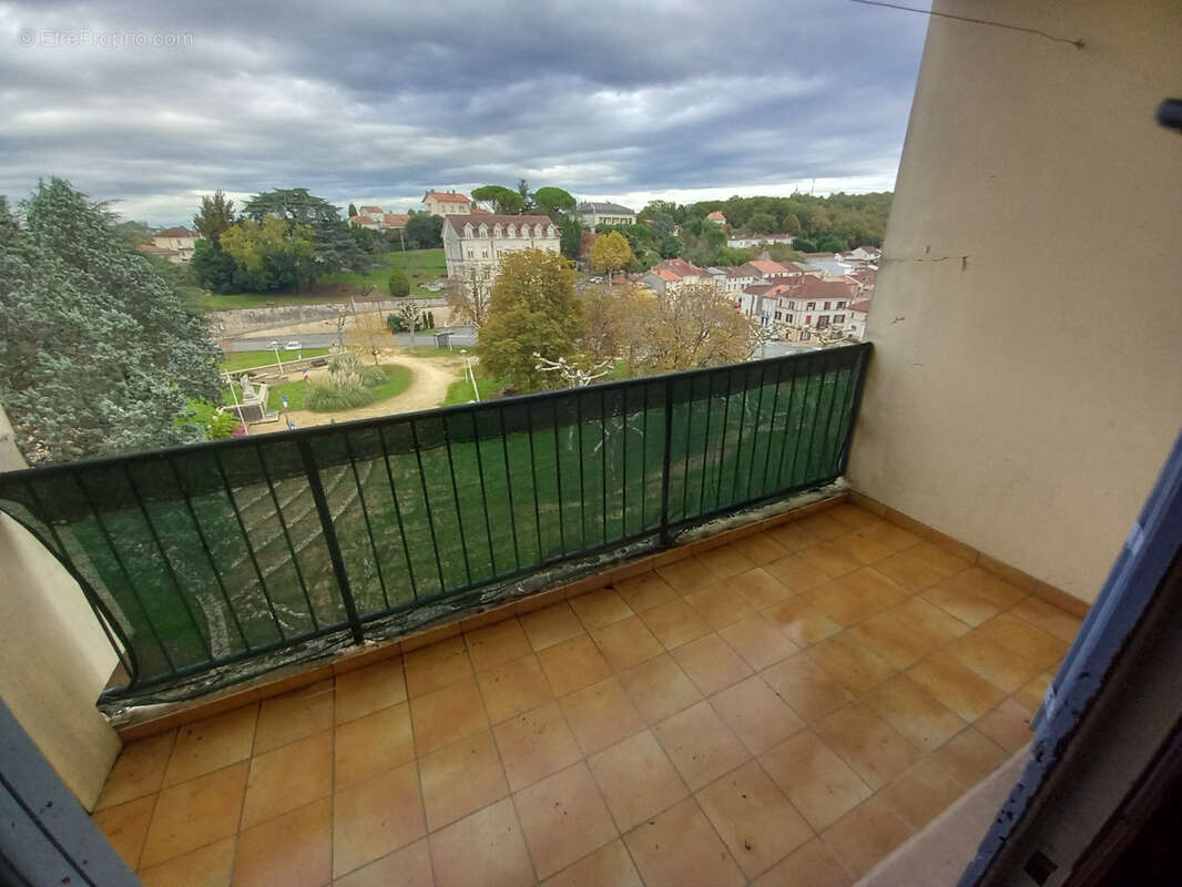 Appartement à FUMEL