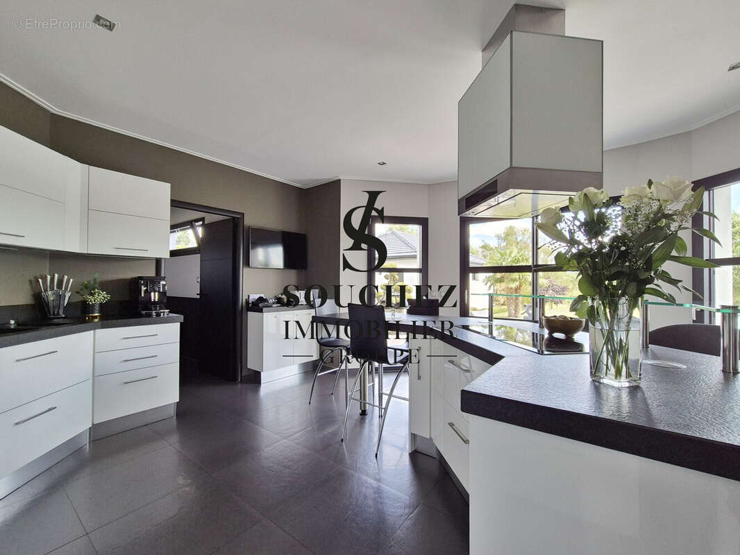Maison 265 m² à Bouvigny-Boyeffles  - photo 7
