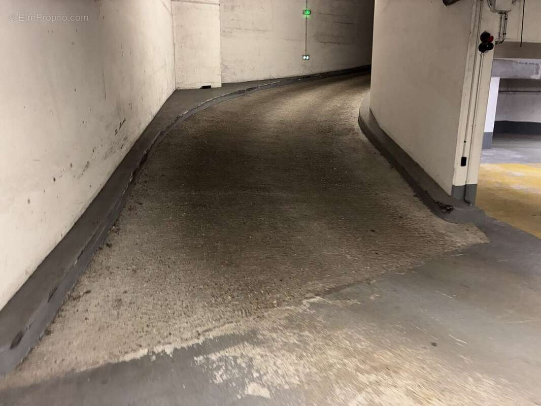 Parking à LEVALLOIS-PERRET