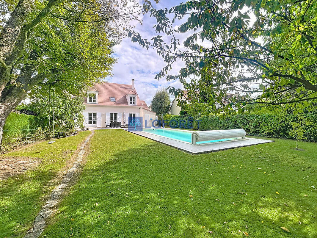 Maison à SAINT-PIERRE-DU-PERRAY